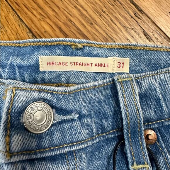 NWT Levi’s Premium Ribcage Straight Ankle Jeans Light Wash - Picture 7 of 11
